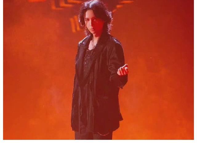 布瑞吉|《披荆斩棘的哥哥》：李承铉组再夺第一，为何张淇却陷入争议？