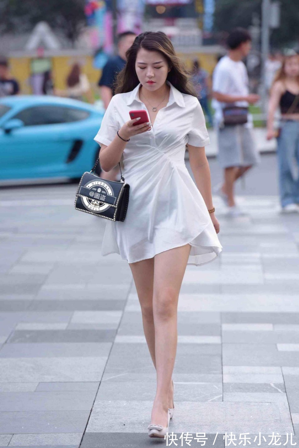 典雅|一貌倾城的连衣裙美女，造型才能远离沉闷感，精致典雅
