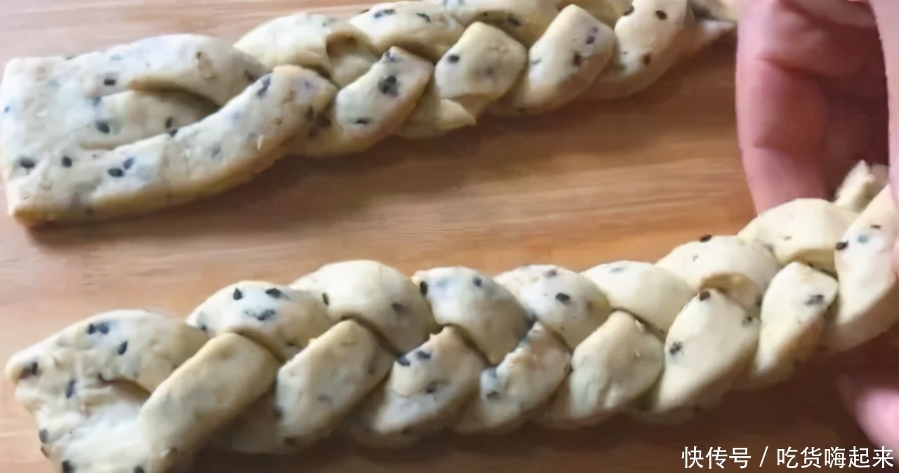 面食又出新做法,比花卷好吃,10分钟出锅30天不会坏