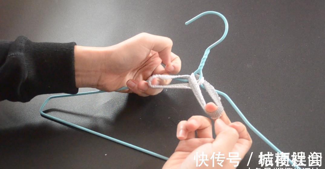 小圆|袜子剪一剪套在衣架上太实用了, 解决了很多家庭的困扰, 赶紧试试