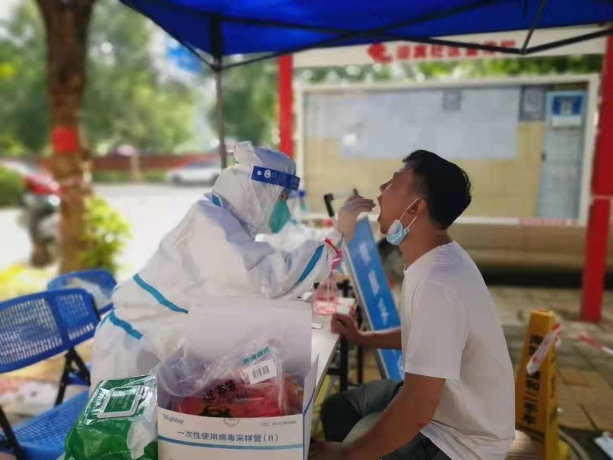 白衣天使|站起几千次为大家取样 她是最耐心最可爱的“白衣天使”