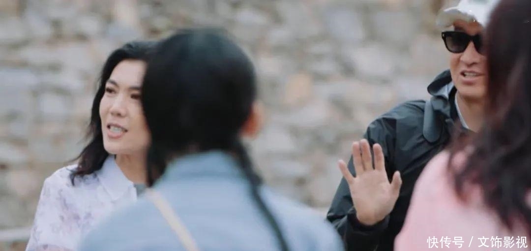 名利场 对7个人用7种说话方式,苏芒的社交堪称教科书,18年名利场没白混