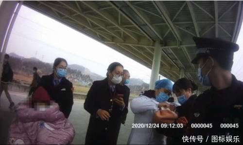 孕妇动车上解手时突然就生产,被发现时脸色苍白,婴儿已在怀哭泣