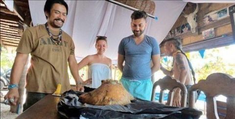 价值|泰国青年海滩捡了块“石头”放家一年后才惊觉自己将成亿万富翁