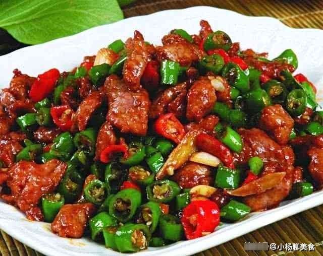 炒牛肉时,不需要加淀粉只需一食材,又滑嫩又入味