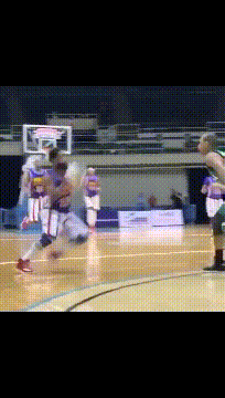 |搞笑GIF: 我猜学员是个女司机,要不你看教练都急成狗了