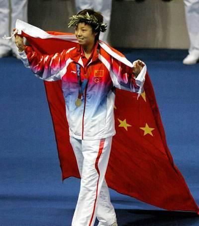 李佳薇|张怡宁最关键的一场胜利，王楠折戟王皓丢金牌，她是唯一国乒之光