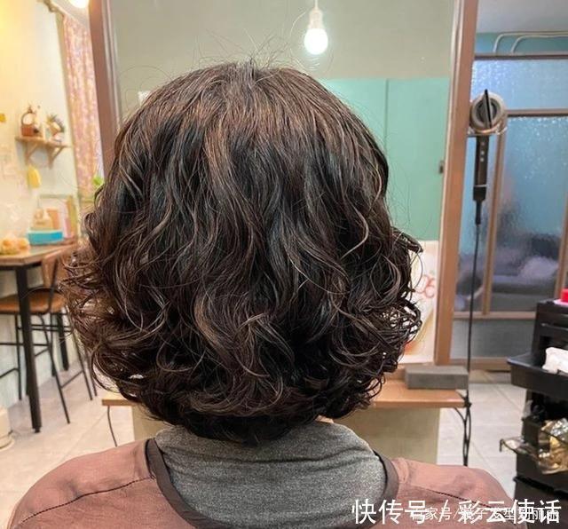 瘦脸 越烫越时尚发型20款,蓬松瘦脸真洋气,有你同款吗