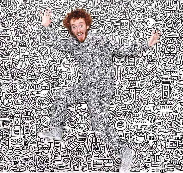 忍不住|小伙子画画月入百万,专家这根本不是画,小伙我承认乱画的