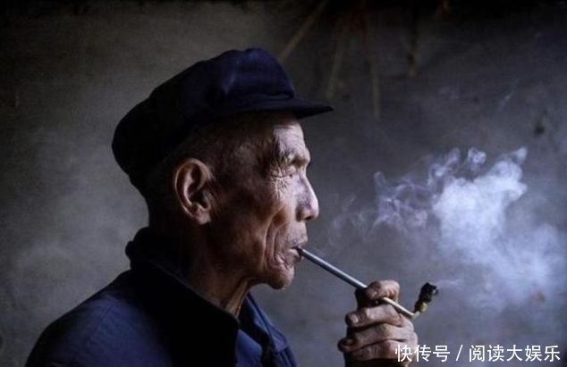 孩子出生时，第一个抱他的不要是这3种人，并不是迷信有科学依据