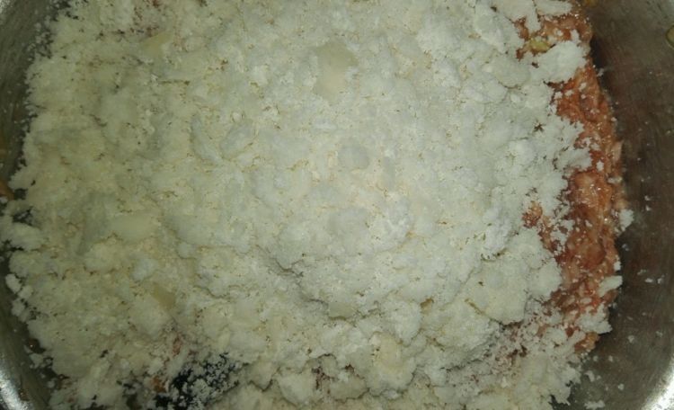 不管炸啥肉丸子，牢记“4不放”，厨师教你一招，外酥里嫩不发硬