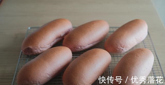 台湾草莓鲜奶油生乳包！