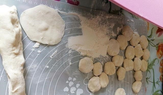 入秋后，就馋这个馅的饺子，东北人就好这一口，比萝卜韭菜鲜多了