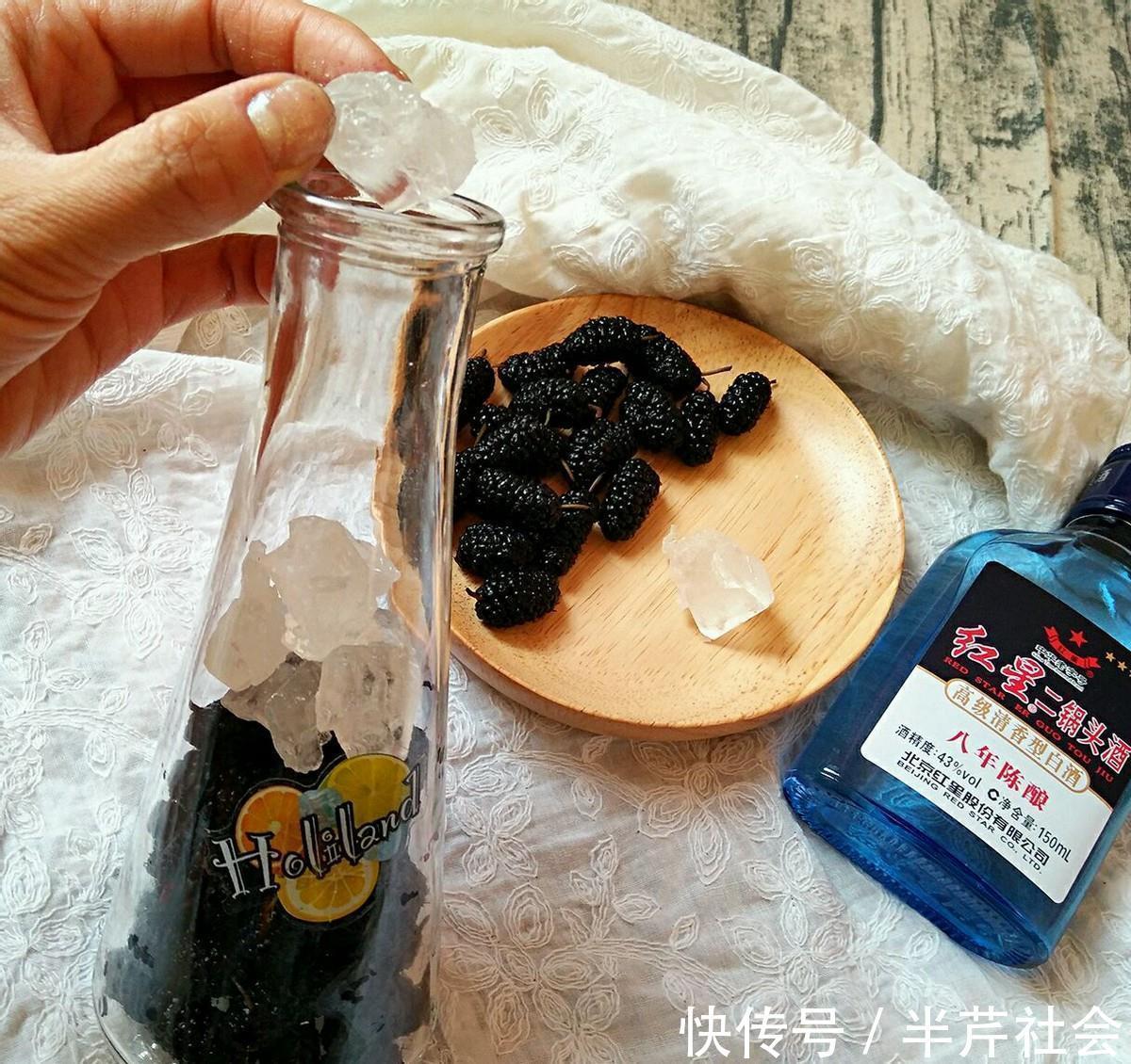 桑葚酒|别总去染发了,白头发的人多吃此果酒,坚持半个月,头发乌黑发亮