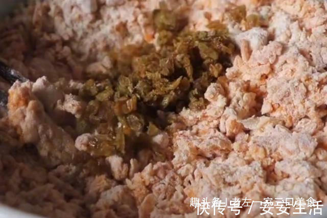 红薯加2个鸡蛋,教你新吃法,简单营养又解馋,孩子隔三差五想吃