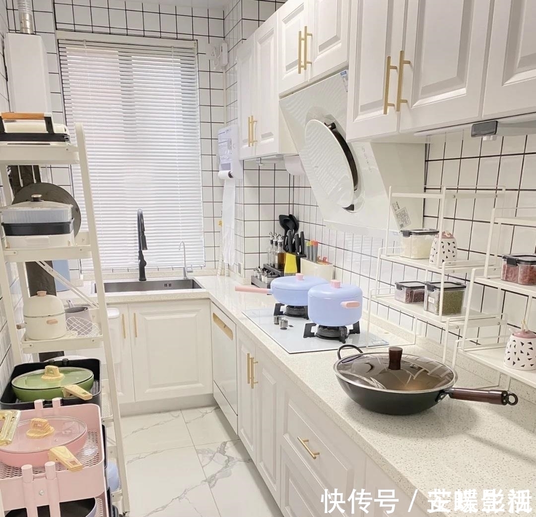 台面|女主128㎡新居,色彩碰撞带来的新颖浪漫体验,引得上万网友收藏