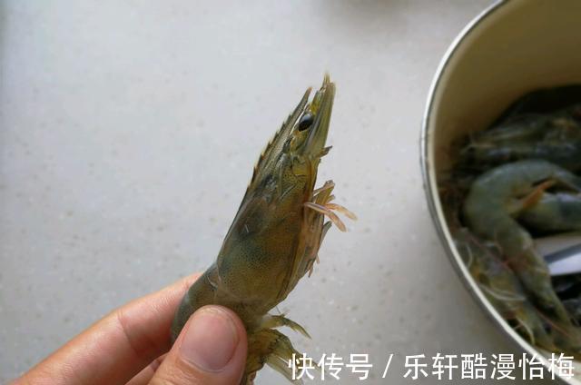 番茄酱|大虾这样做才入味，做法也简单得很，色香味俱全