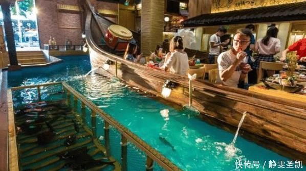 30吨海水装满餐厅,想吃鱼自己捞,用餐环境优美,你猜人均多少钱