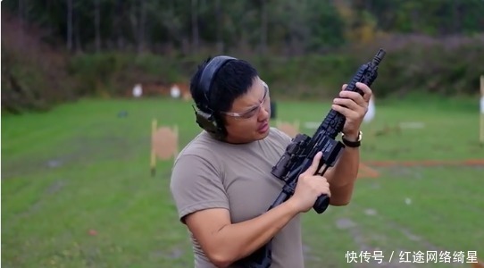 m16a4|论突击步枪的全自动模式是否合理？和三连发步枪相比有什么优点？