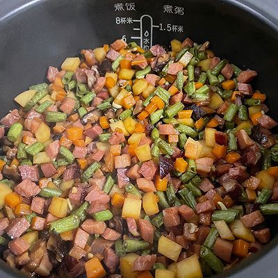 电饭煲|腊肉豆角焖饭