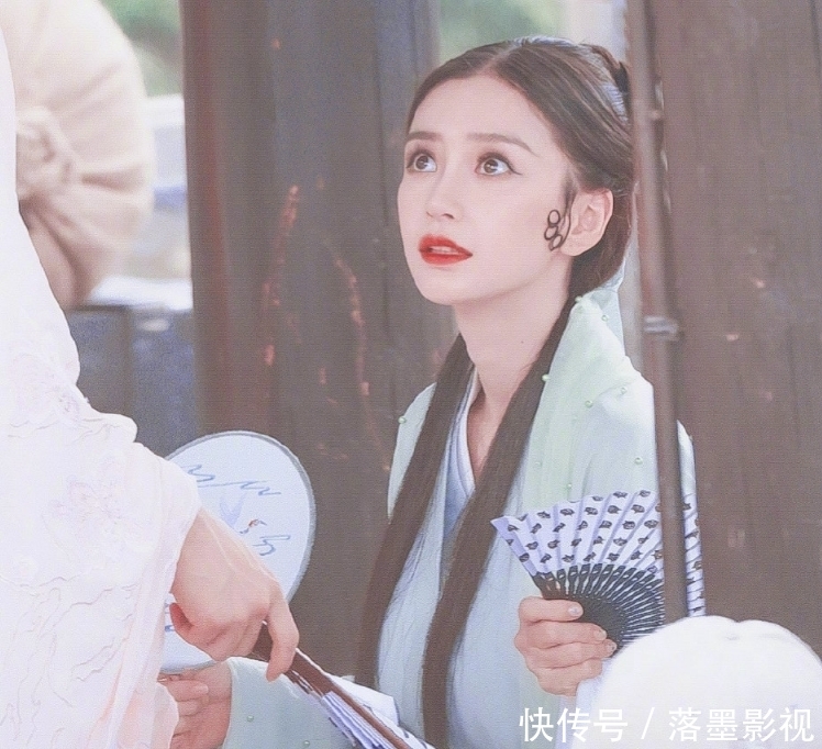 baby新造型出炉,穿古装扮“青蛇”好养眼,休息时的生图美上热搜