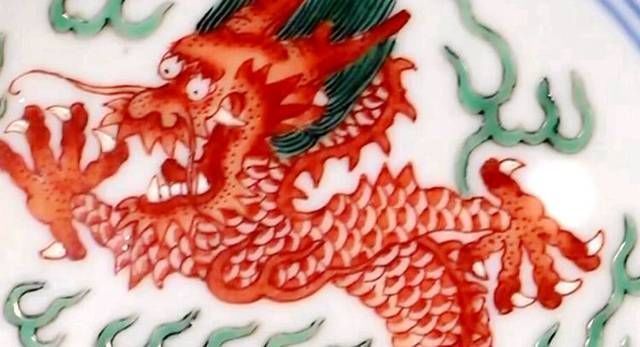 50多万拍下一对五彩龙凤碗,专家鉴定后给出这样的价值