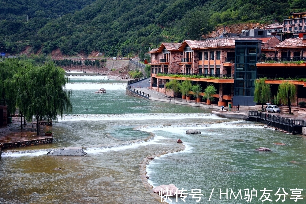 人间仙境|石板岩小镇，倒影青山，烟波浩渺，绘就了一幅人间仙境山水画