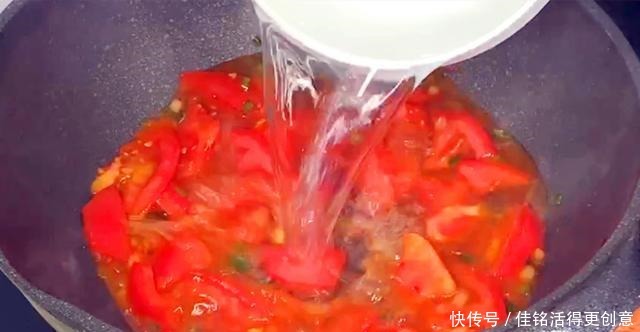 搅拌|做疙瘩汤别用水搅了,学会这个技巧,疙瘩均匀不粘连,上桌就抢光