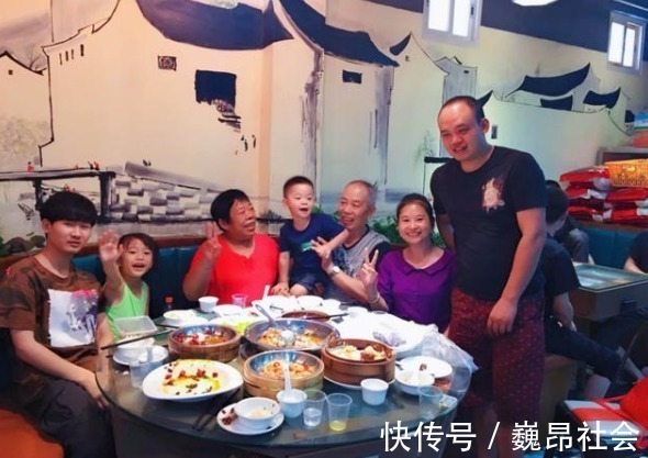 家长会|妈妈,我碗里有头发,2位妈妈的不同处理方式,情商高低立显