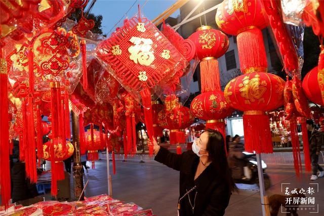 大红灯笼高高挂！铜都古城会泽年味十足