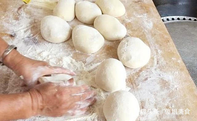 馒头|蒸馒头,直接加酵母是大错特错,教你正确做法,馒头香软好吃