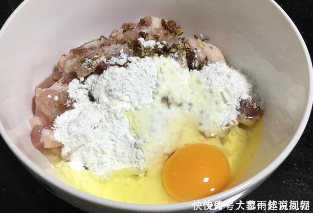 面粉|炸酥肉加“面粉”还是“淀粉”,很多人做错了,难怪不酥脆不香!