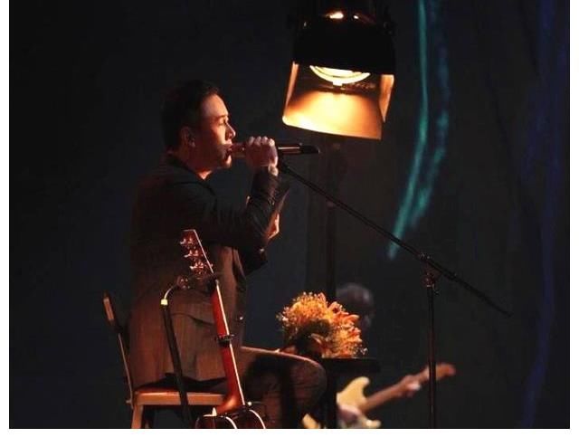 《闪光的乐队》王炸来袭，杨丞琳断层输出，扎实唱功，频登热搜