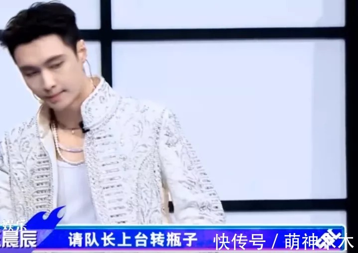 王一博|《街舞》出场顺序有猫腻,张艺兴当场质疑节目组,导演难掩慌张