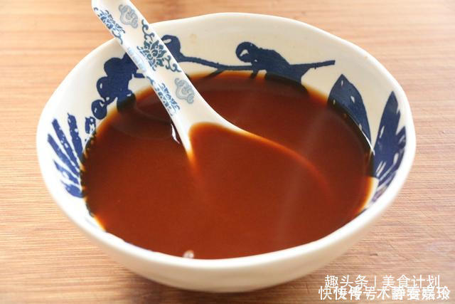 鸡蛋别再水煮了,试试新吃法,鲜香味美,下酒更下饭,太香了