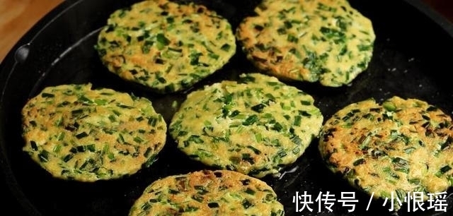 小董|豆腐最简单的家常早餐的做法,不揉面不和面,出锅比吃肉还香