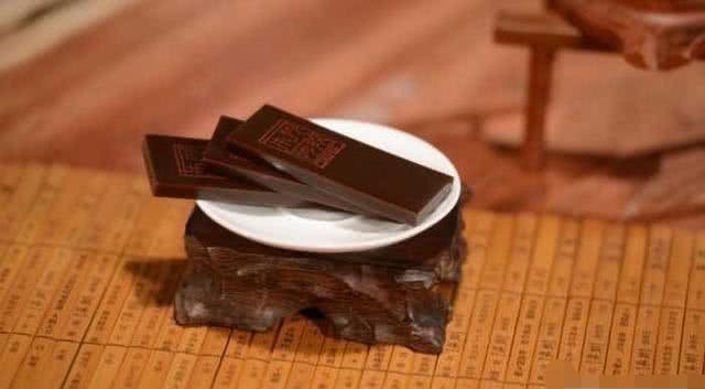 历史上最早的阿胶是“牛皮造”,驴皮阿胶是如何上位的?这一点太关键了