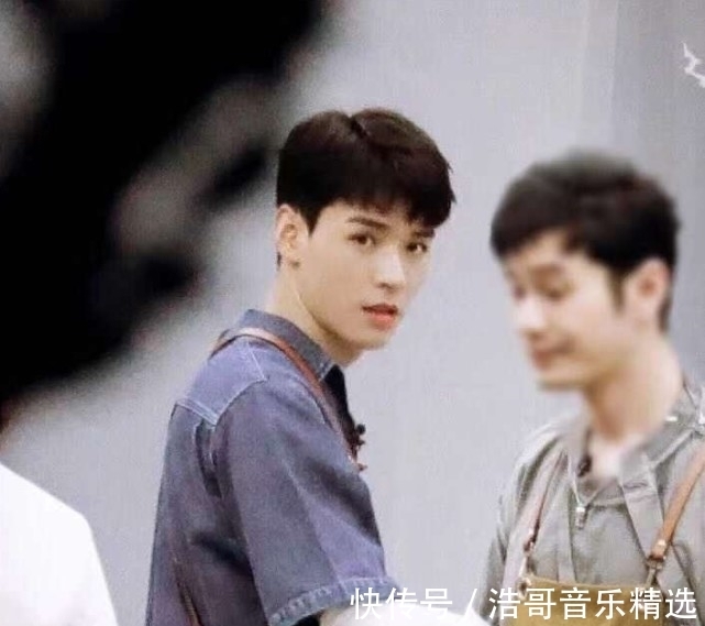 周也|中餐廳最新路透,姚安娜多看龔俊一眼都被罵,節(jié)目未播就遭受網(wǎng)暴