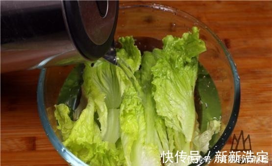 猪毛不火烤,不用手剃,学会一招,包你猪皮上的猪毛一根不见!