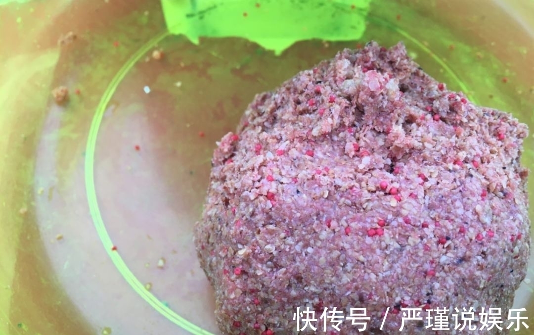 鲤鱼|钓鲫鱼重在“诱”，窝料打太多实属浪费！看老钓友是怎么做的