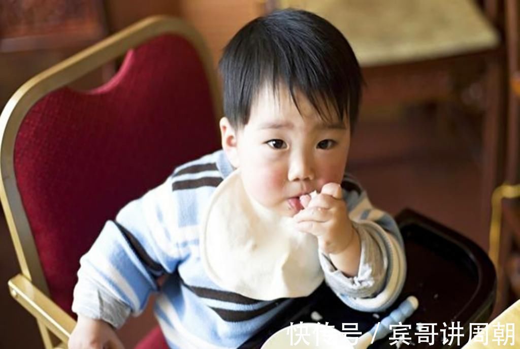 宝宝|别再迷信儿童身高标准表了,宝宝吃辅食不长个,这三点是常见原因