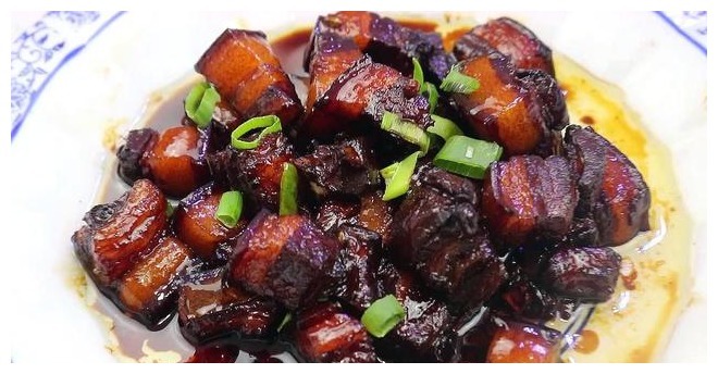 这才是红烧肉最好吃做法,不放1滴水,肥而不腻,好吃过瘾