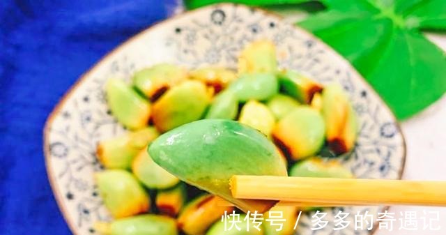 腌制|腌制腊八蒜,最忌讳直接放醋,多加1步,蒜又脆又香,隔天就翠绿!