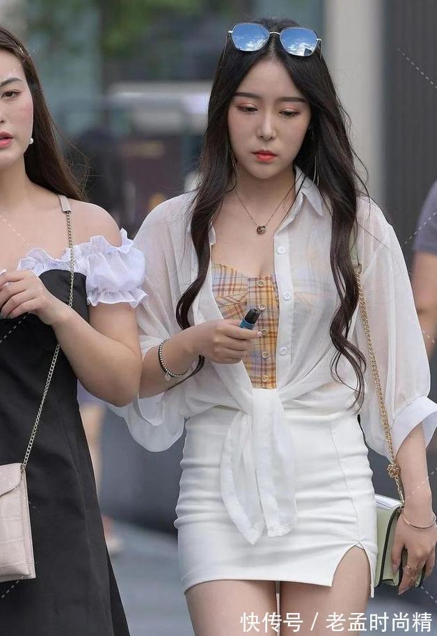 白黄色|纯白色网纱雪纺衫搭配超紧身小短裙, 骨感迷人, 尽显大长腿