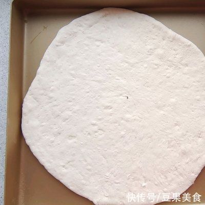 好吃|培根披萨这样做也太好吃了吧！天天吃都不腻