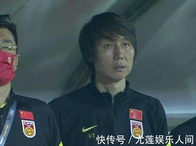 主帅|记者:中国足协应立刻解雇李铁,他是新中国70余年国足最差主帅