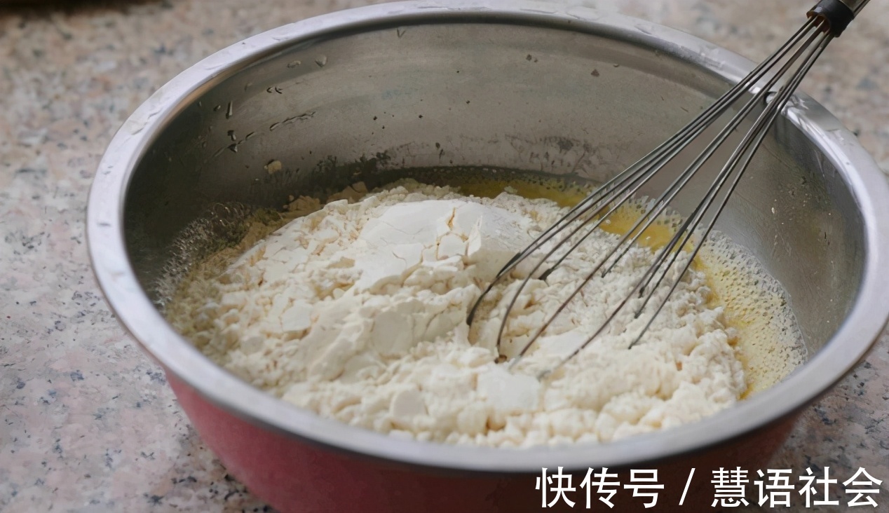面糊|面粉别再蒸馒头了,试一试这样做,香甜松软,比蛋糕好吃