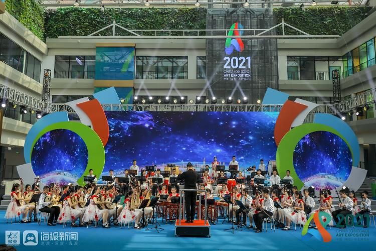 新闻记者|“红色畅想”青岛市少儿民族乐团专场演出圆满成功