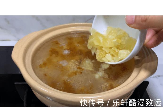 化妆品|女性要常喝的甜品，桃胶炖雪燕，美容养颜味道好