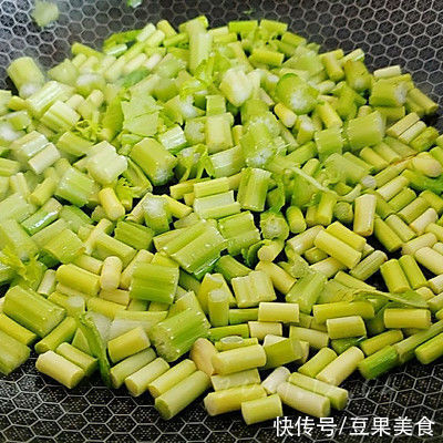 酸辣什锦焖肉片最过瘾的吃法，做一次都不够吃